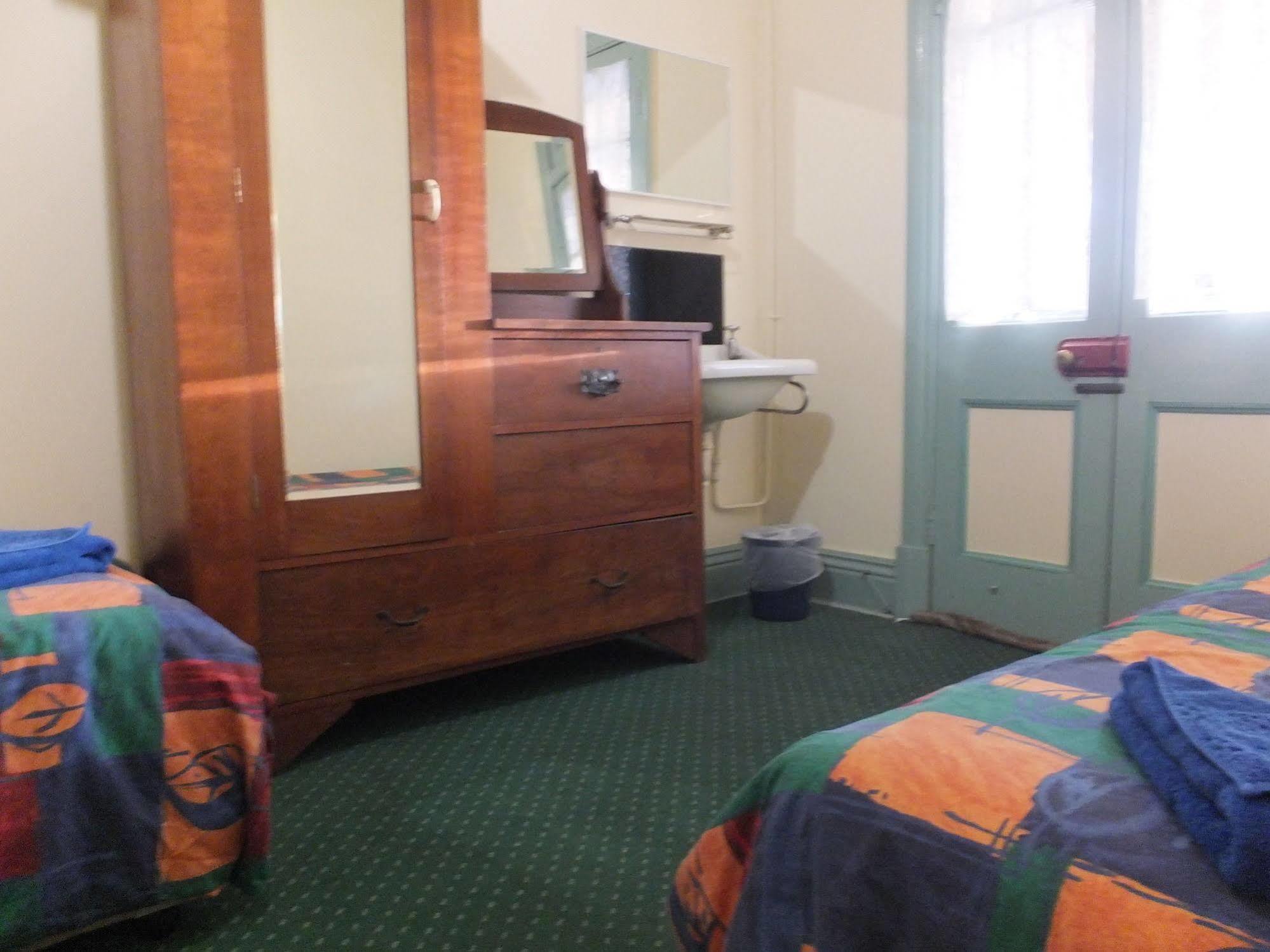 Criterion Warwick Hotel エクステリア 写真