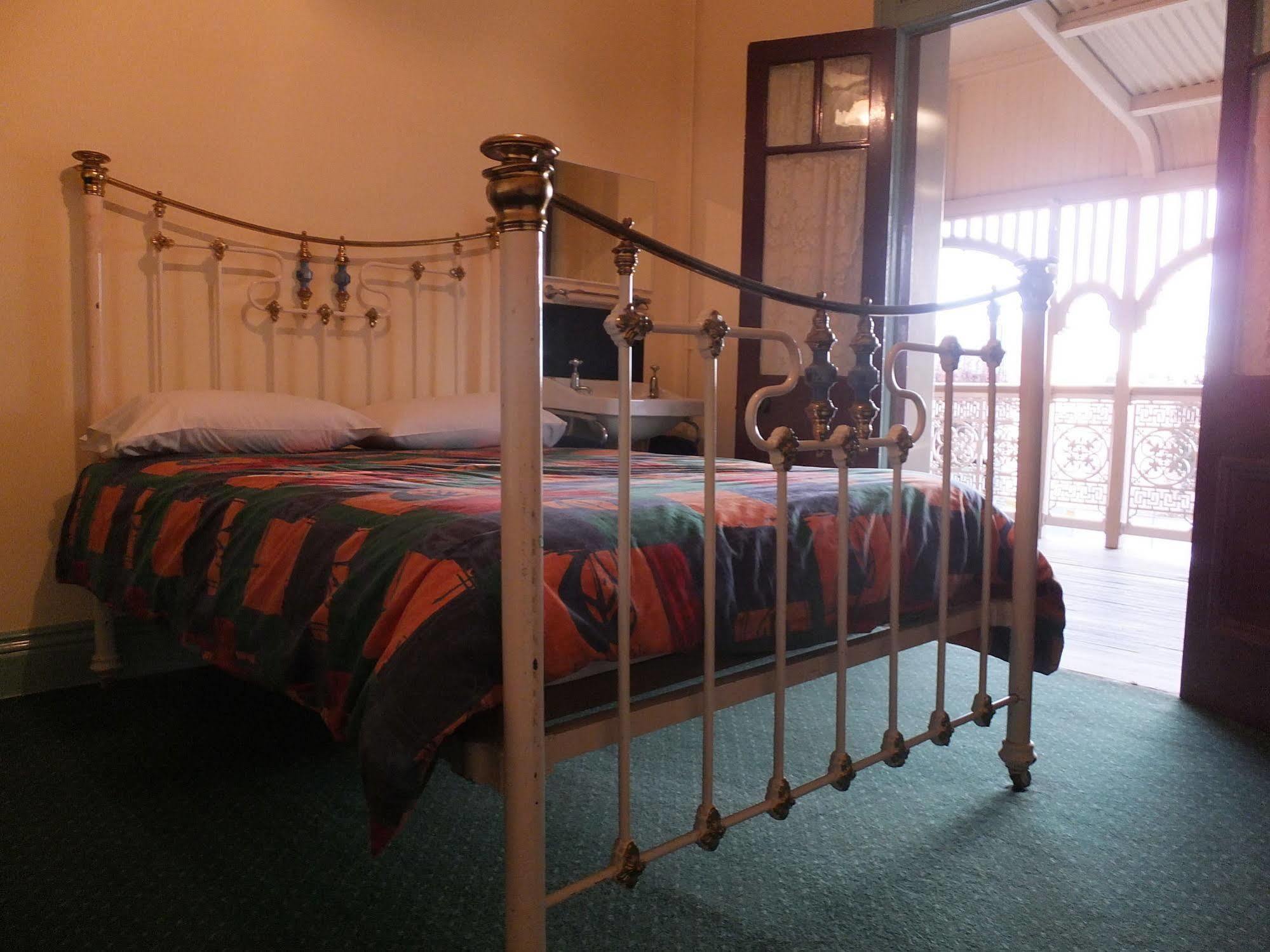 Criterion Warwick Hotel エクステリア 写真